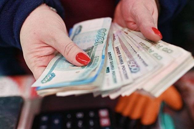Не все купюры примут даже в банке, — разъяснения юриста