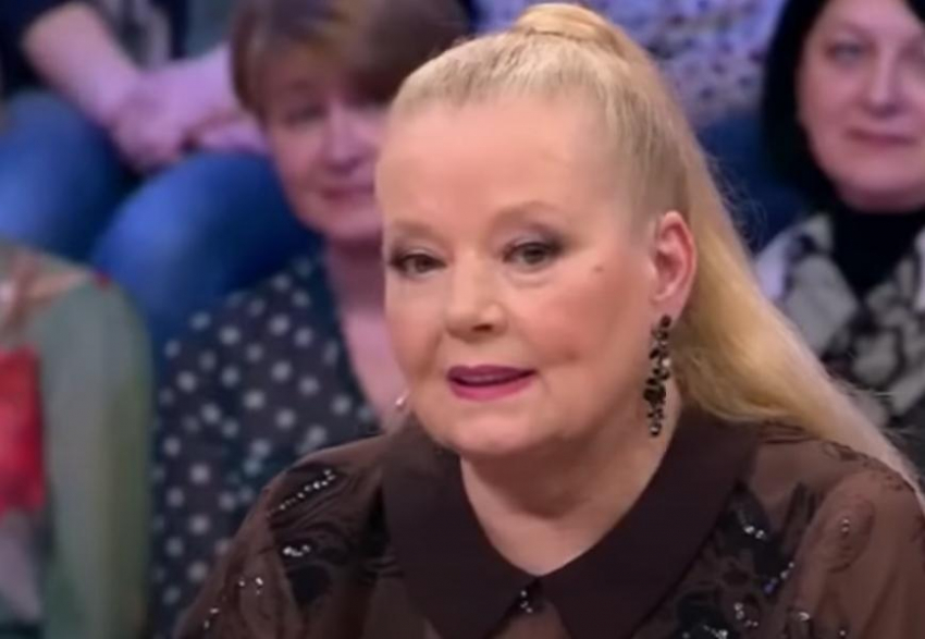 Продюсер Андреев продаёт особняк Сенчиной, поскольку не в состоянии в нём находиться