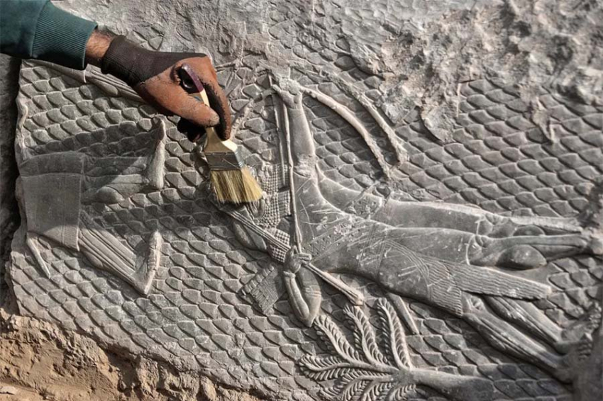 2700-летние ассирийские резные фигурки найдены в Ираке