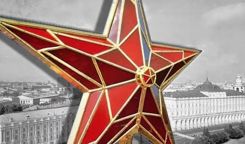 Историк Девятов надеется, что рубиновые звезды Кремля никогда не погаснут