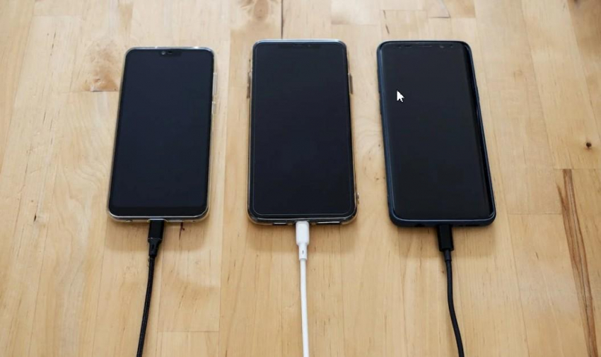 Эксперт рассказал, почему не следует заряжать смартфон, не сняв с него чехол