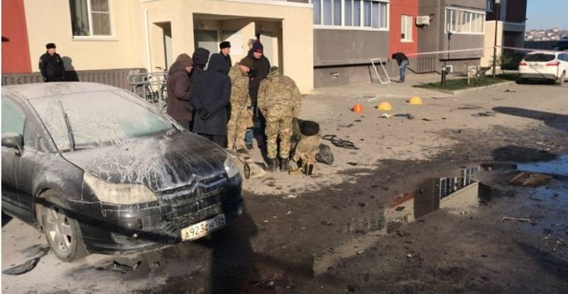 Подробности ЧП в Волгограде: мужчина завёл двигатель, посадил ребёнка в машину и отошёл.