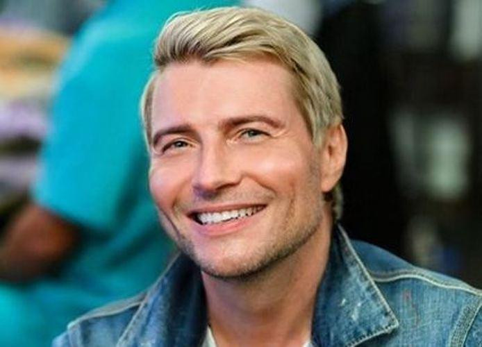 Николай Басков похвастался императорской коллекцией в эфире шоу "Дуэты"