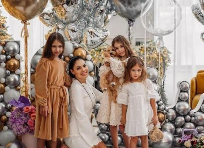 Экс-супруг блогерши Палецких увидел дочерей спустя 7 месяцев после расставания