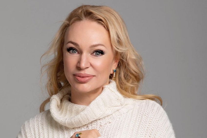 Довлатова и Букин на «Ледниковом периоде» исполнили сложные поддержки