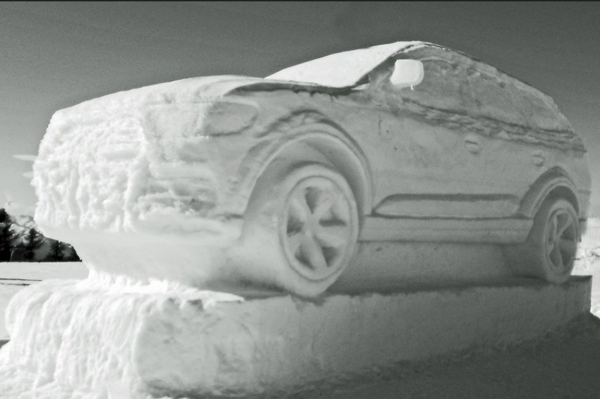 Автоэксперт рассказал, как не попасть в аварию на заснеженной дороге
