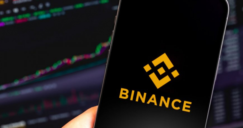 Отток средств на Binance и арест основателя FTX: что нового на криптобирже