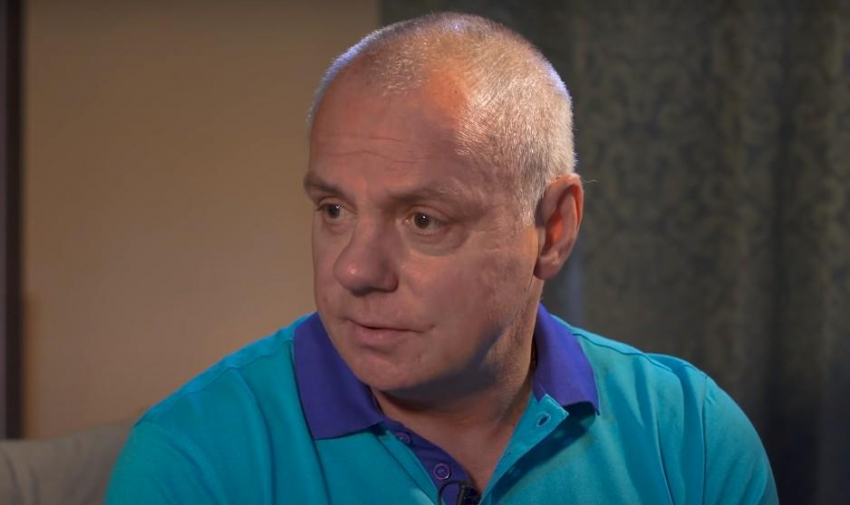 Мохов поделился подробностями третьего брака: "Супруга помогает держать себя в тонусе"