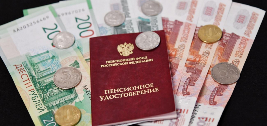 Эксперт Емельянов считает, что россиянам нужно копить средства на достойную старость с 40 лет