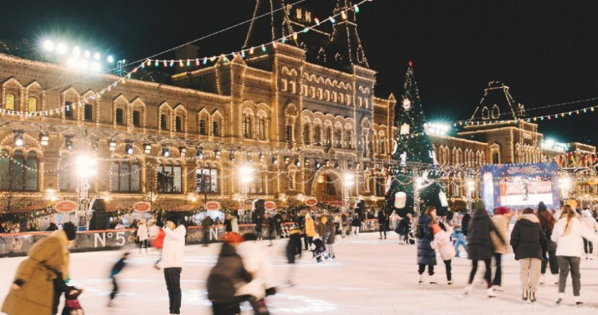 Как работает ГУМ-каток 1 января 2023 года