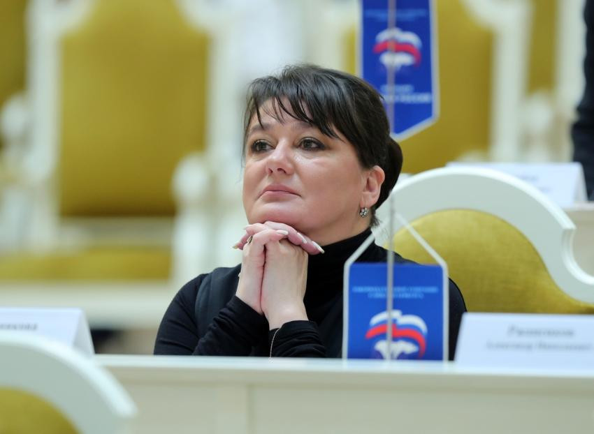 Анастасия Мельникова рассказала о том, что не уходит в монастырь