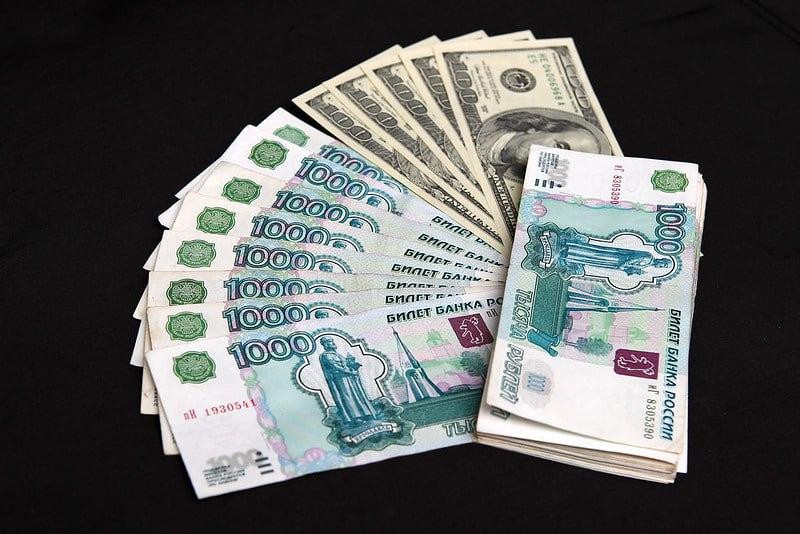 Большинство россиян хотят в 2023 году зарабатывать до 100 тысяч рублей в месяц