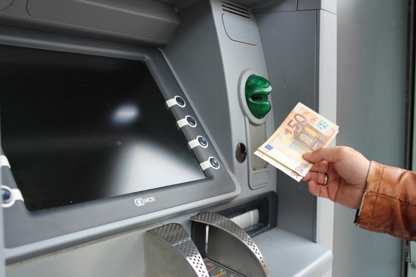 Банды мигрантов взорвали 500 банкоматов в Германии в 2022 году, установив новый рекорд