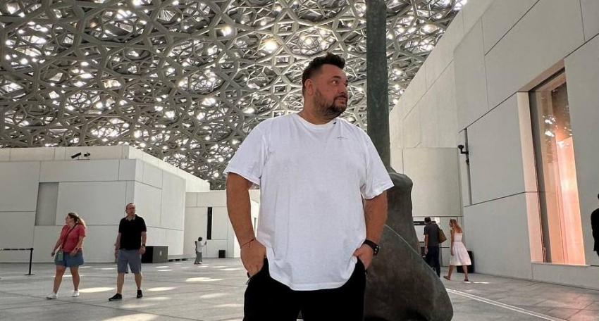 Сергей Жуков открывает караоке-бар «Евгенич» в центре Москвы