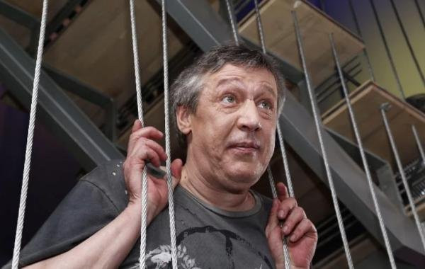 Адвокат Калинов назвал высокими шансы Ефремова выйти на свободу по УДО