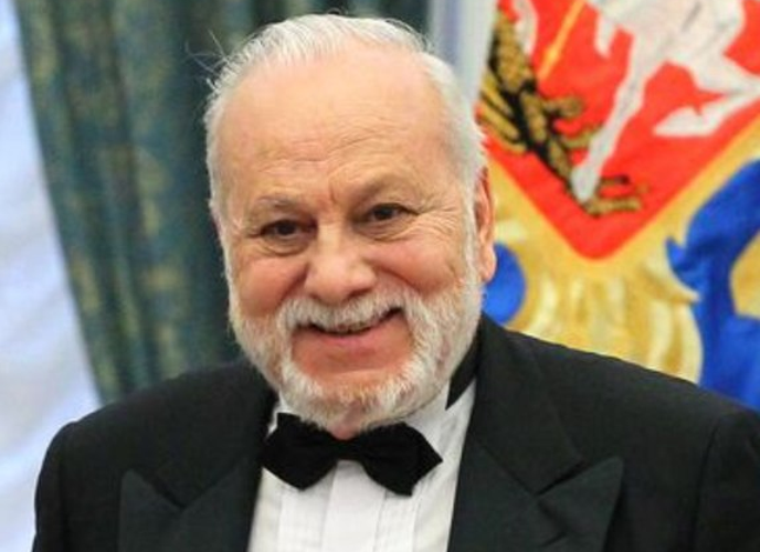 Появилась информация о состоянии 90-летнего Бедроса Киркорова, который находится в больнице