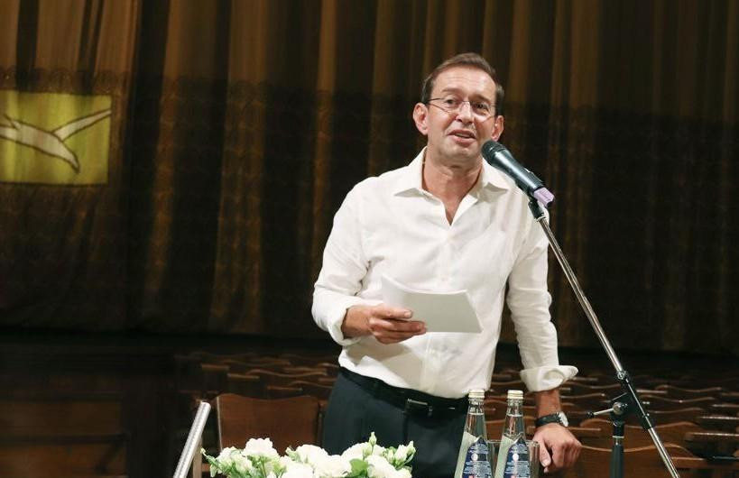 Хабенский рассказал, что в МХТ Чехова создали премию для молодых актеров