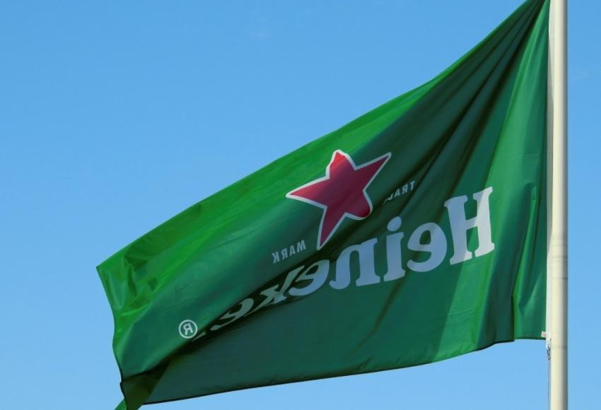 Обещавший уйти с рынка России Heineken объяснил продолжение своей деятельности