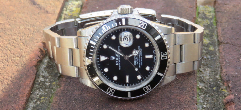 Житель Москвы потратил на поддельные часы Rolex 780 тыс. рублей