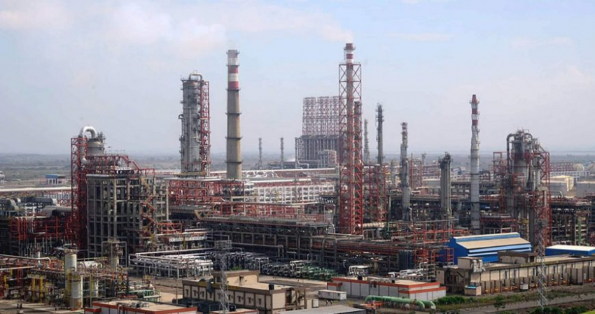 «Роснефть» рассматривает наращивание поставок сырья на свой НПЗ в Индии