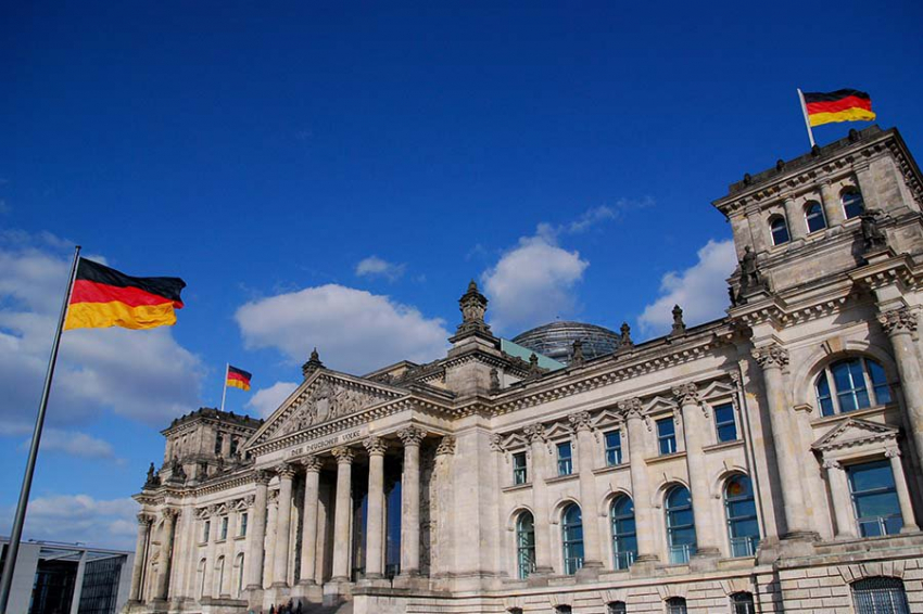 Германия из-за страха перед США позорится на весь мир 