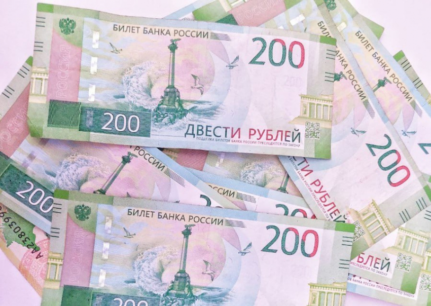 Финансист Дергачева: банк может списывать плату за обслуживание карты при нулевом балансе