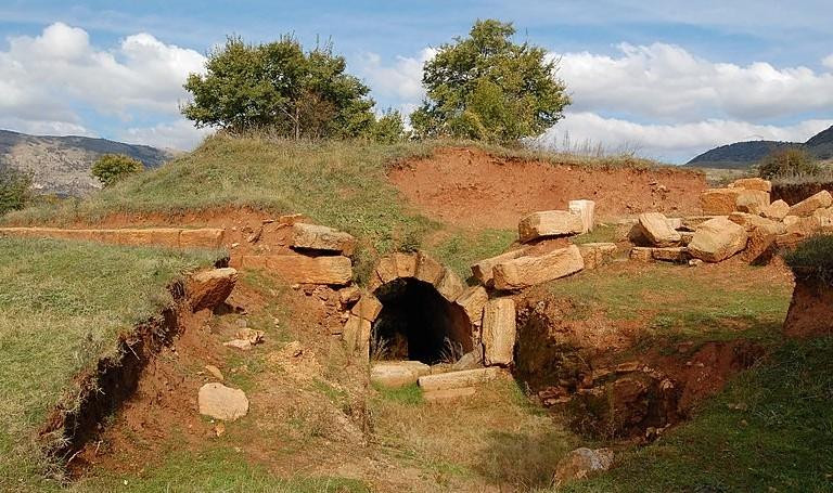 В Армении найдена «золотая гробница» с семейной парой