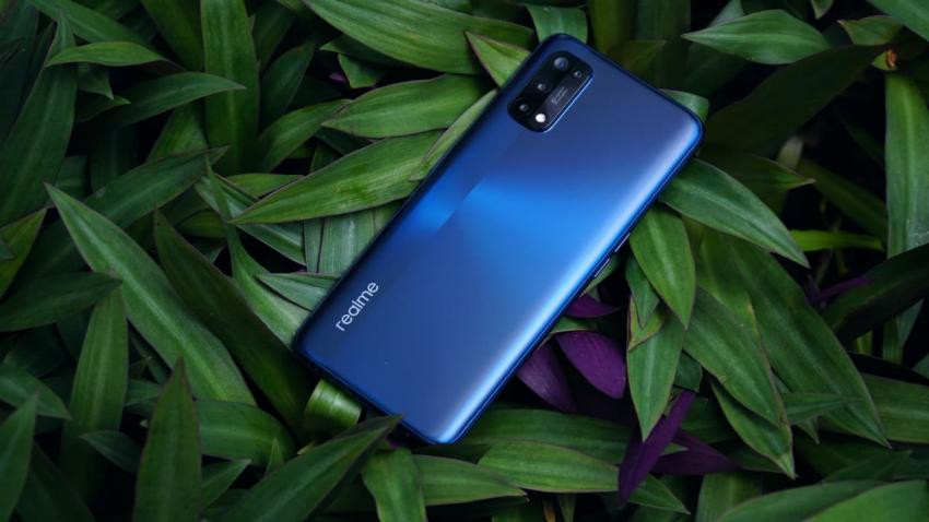 Компания Realme в рамках акции снизила цены на свою технику в два раза