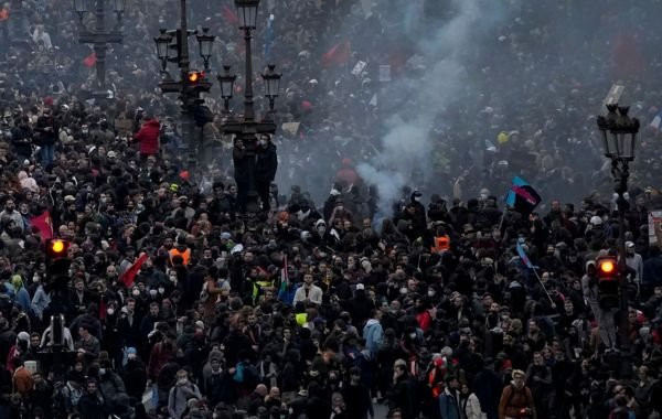 Массовые протесты во Франции: последние новости о свежих событиях на 25 марта 2023 года