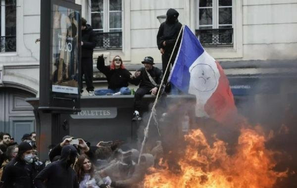 Массовые протесты во Франции: последние новости о свежих событиях на 29 марта 2023 года