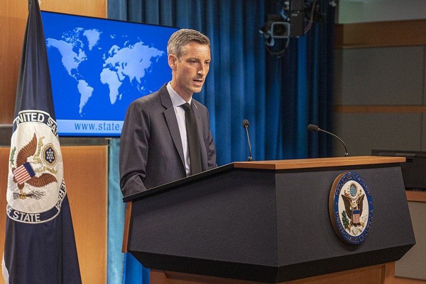 Нед Прайс заявил: США будут снабжать Украину оружием, несмотря на приостановку Россией ДСНВ