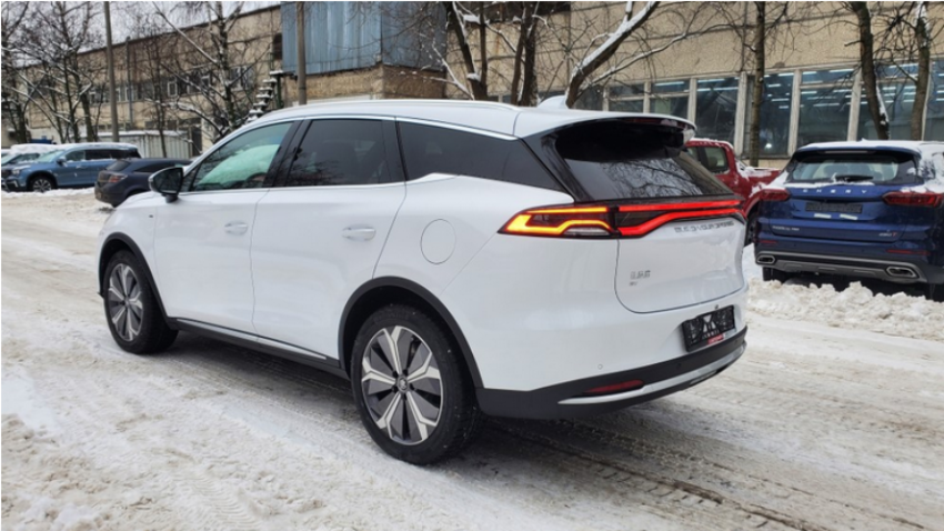 Компания BYD представила новый электрокар Denza N7 с защитой от холода