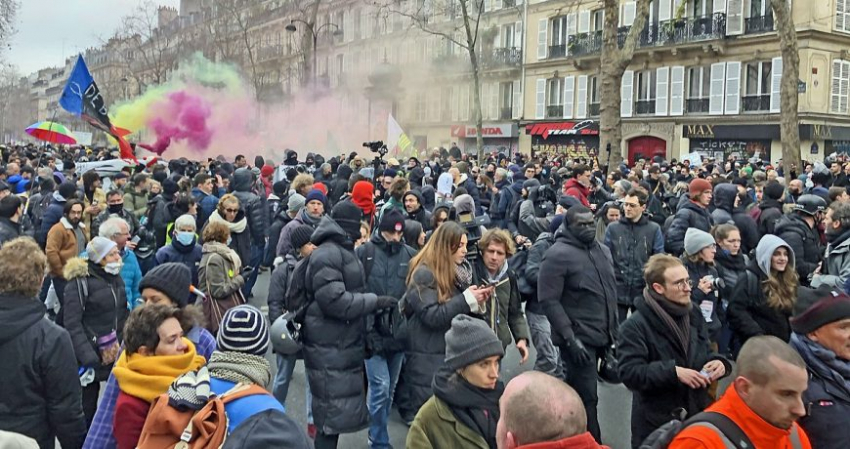 Французы протестуют: почему во Франции люди продолжают выходить на митинги