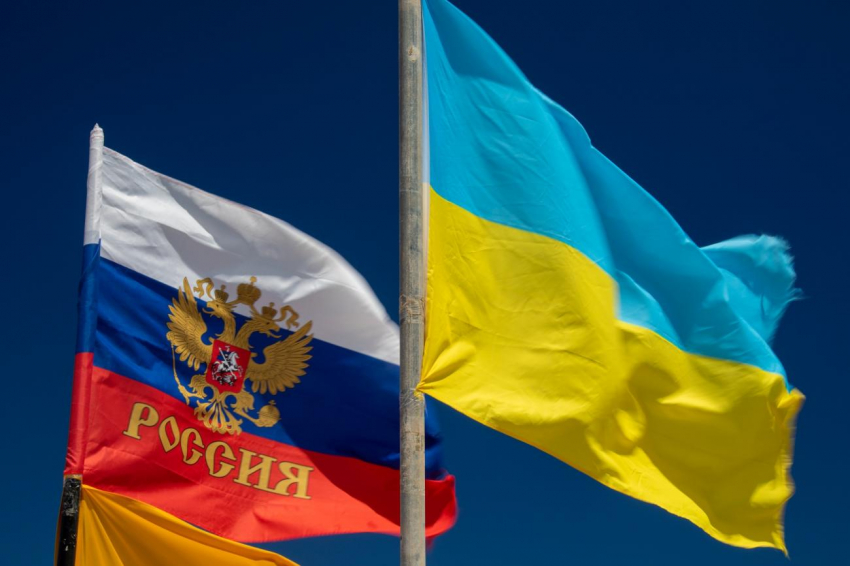 Жительница Москвы написала донос на одноклассницу дочери из-за украинского флага