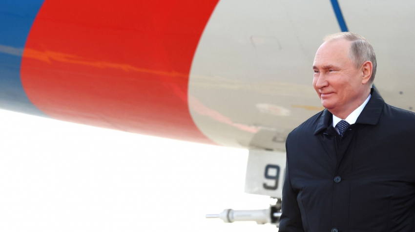 Newsweek: Путин может улыбнуться, глядя на ситуацию в США и Европе
