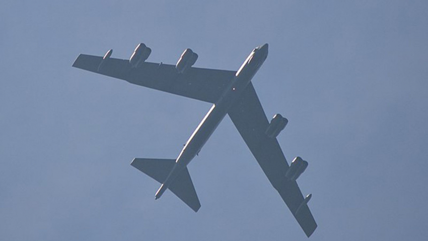 Бомбардировщики B-52 ВВС США провели учения в небе над Норвегией