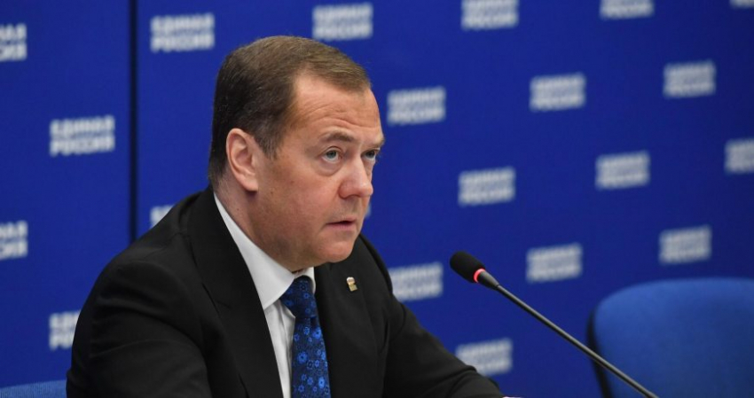 Дмитрий Медведев пригрозил ударами ракет «Оникс» по судам Гааги