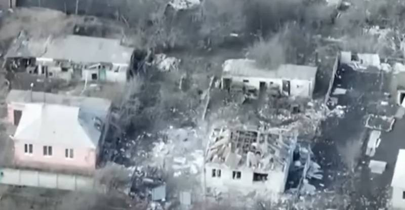 Украинский военный посетовал на то, что российская армия вынуждает ВСУ отступать в Артемовске