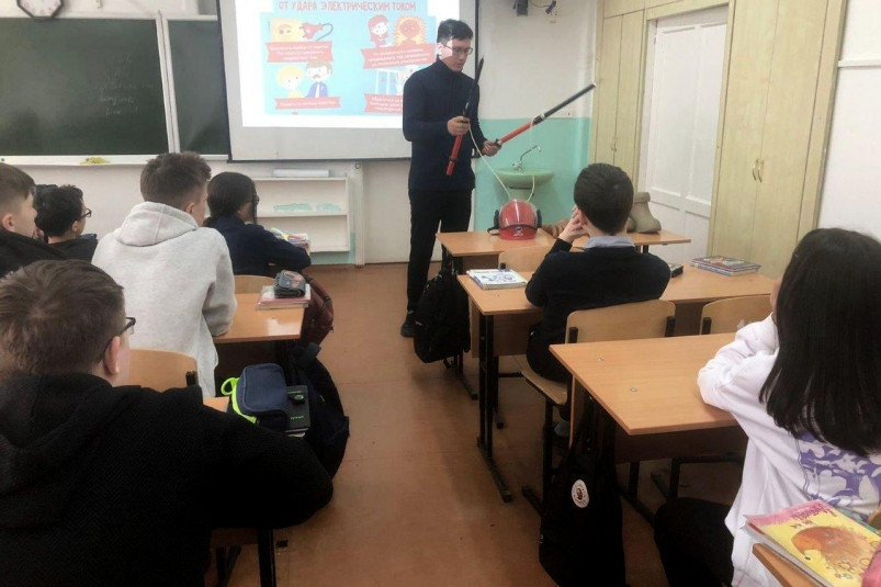 Энергетики ДРСК проводят уроки по электробезопасности для школьников Приморья