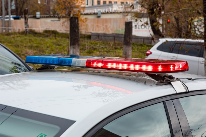 В Артеме женщина проглотила сверток с наркотиками при задержании полиции