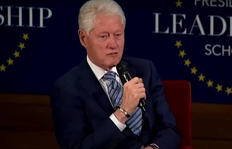 Экс-президент США выразил сожаление в связи с тем, что в своё время «заставил» Украину отказаться от ядерного оружия