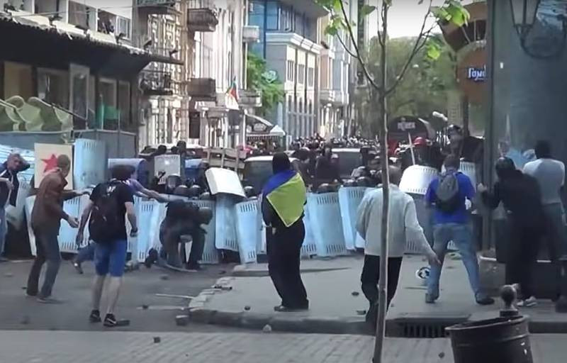 Польский политолог: Украина — это территория, где абсолютно необходима денацификация