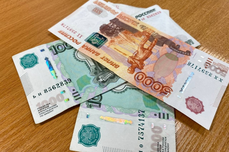 Кому из россиян начнут перечислят двойные суммы пособий уже с апреля