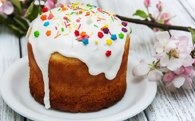 Почему красят яйца и выпекают куличи в Чистый четверг, какую молитву при этом читать