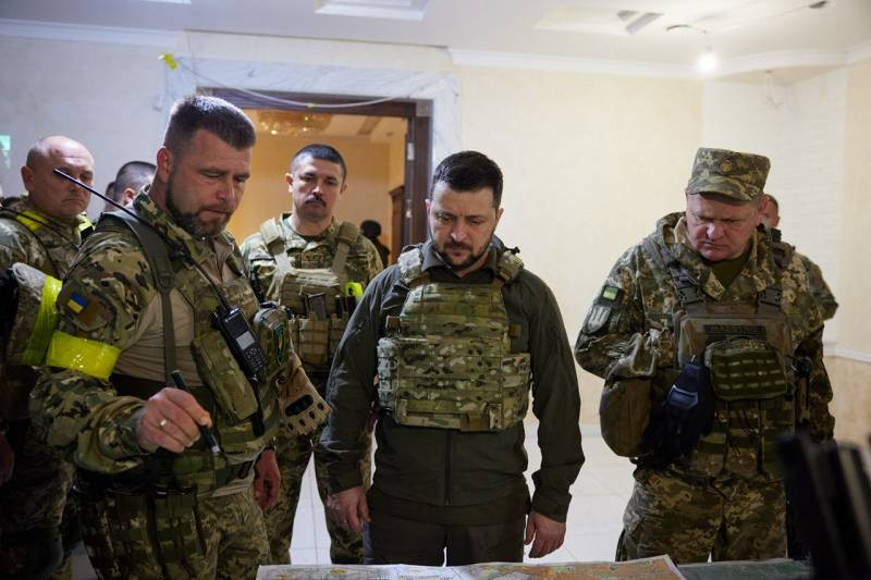 Американская пресса: внутри украинской элиты начались разногласия по поводу того, стоит ли пытаться вернуть Крым