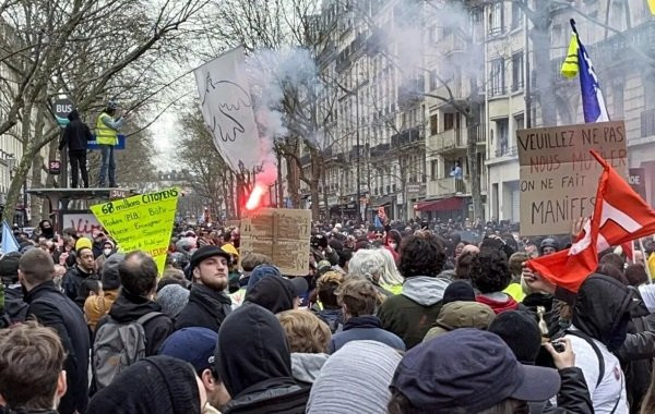 Массовые протесты во Франции: свежие новости о последних событиях на сегодня, 17 апреля 2023