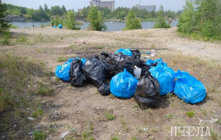 Челябинцев позвали помочь с уборкой Изумрудного карьера