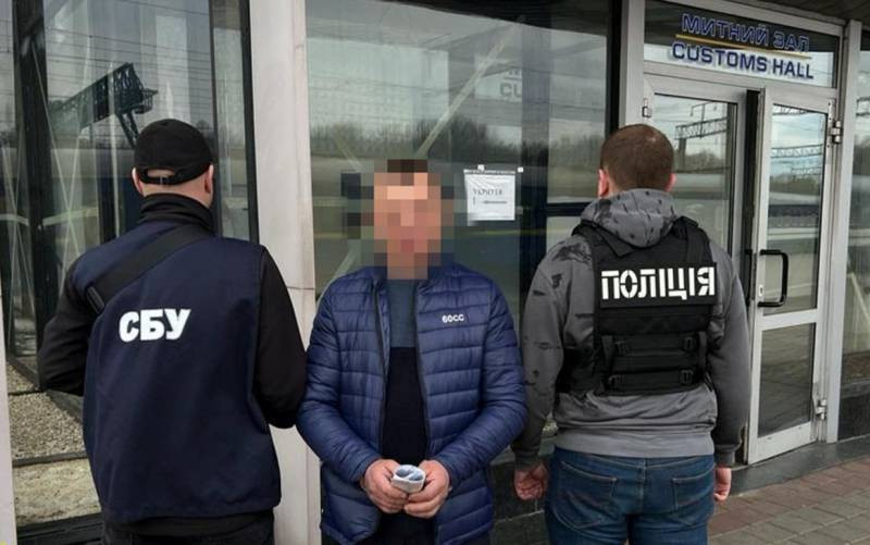 СБУ задержала проводника поезда «Запорожье-Перемышль», который вывозил за границу призывников в вентиляционной шахте вагона