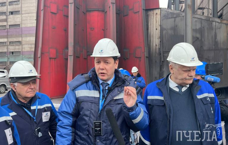 На Челябинском металлургическом комбинате показали, как модернизуют производство и снижают выбросы