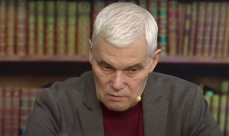 Российским военным экспертам прислали подозрительные посылки со статуэтками